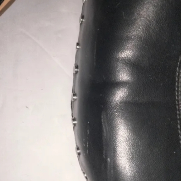 Black rivet trimmed casual shoes - Picture 2 of 5
